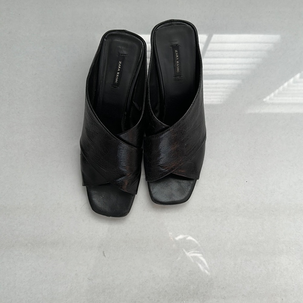 Zara black leather sandals